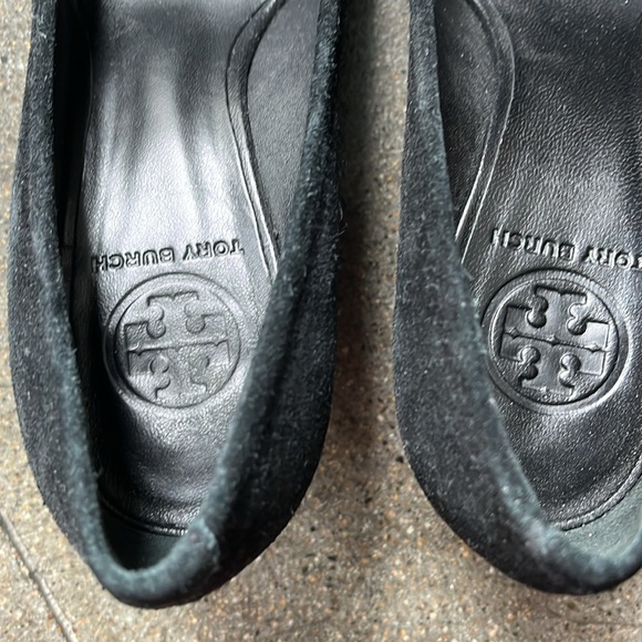 TORY BURCH. Low heel black suede wedge size 7.5 - Picture 3 of 4